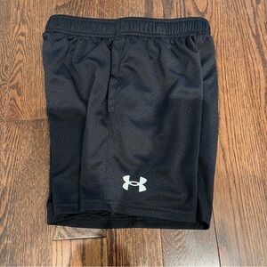 {Under Armour} Mesh Shorts, M